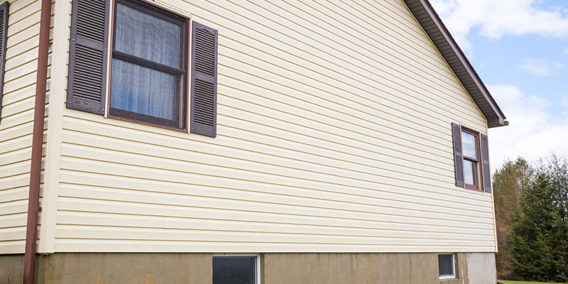 3 Benefits of Siding Over Painting Your House