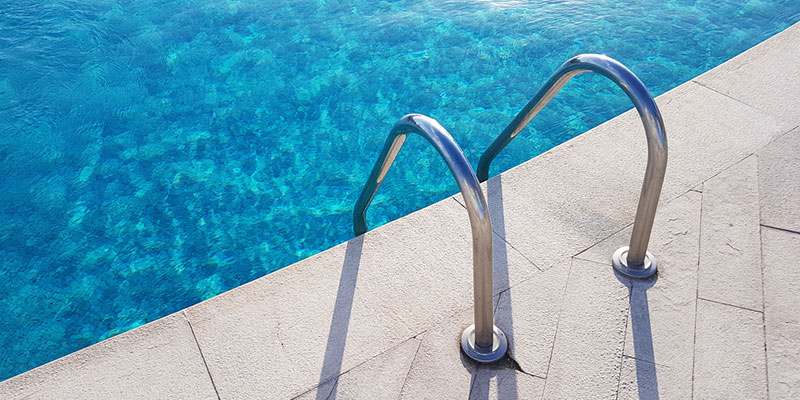 3 Reasons to Hire a Local Pool Service & Repair Company 