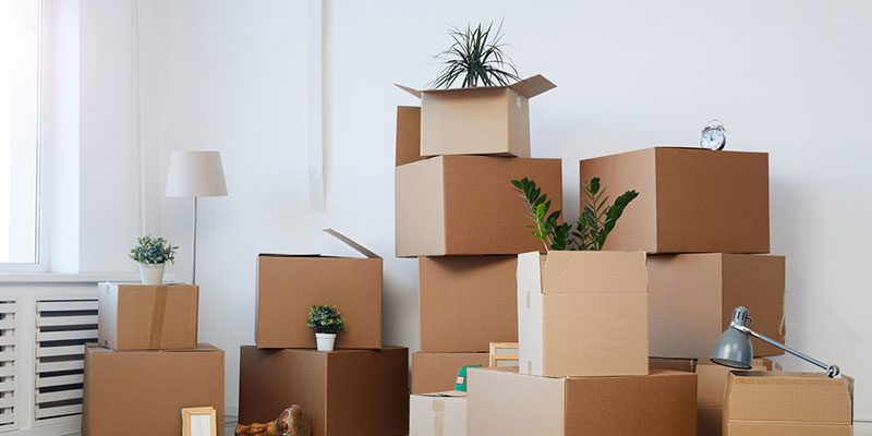 3 Advantages of Hiring Moving Services Over Friends