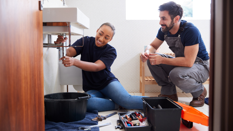 Pros and Cons of Hiring Plumbing Services