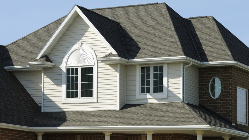 4 Signs You Need Roofing Services 