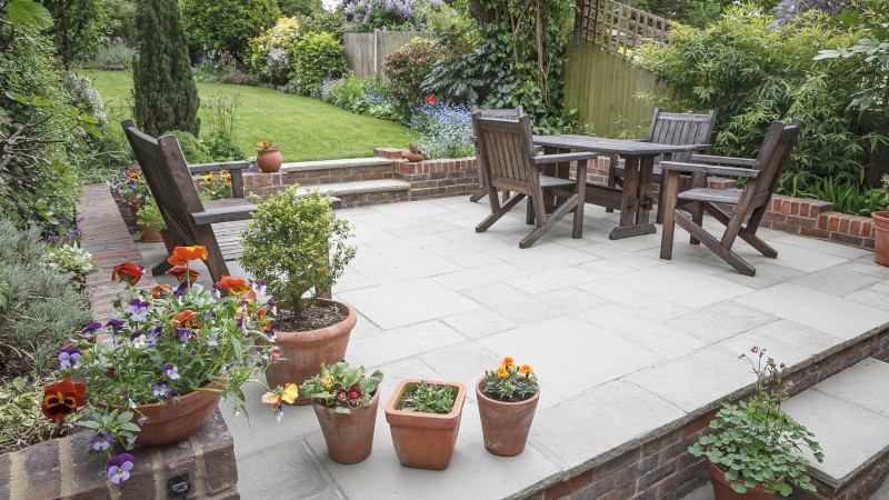 Pros and Cons of a Concrete Patio