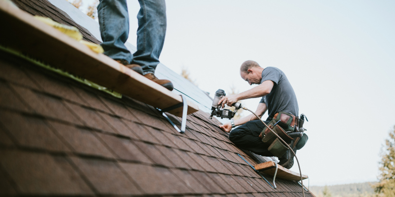 Top 4 Reasons You Should Hire a Roofing Contractor for Your Roofing Issues