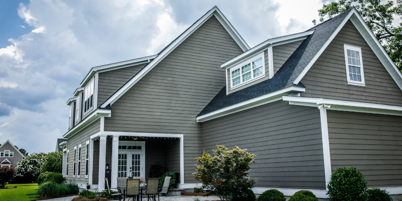 When Is It Time to Replace the Siding on Your Home?