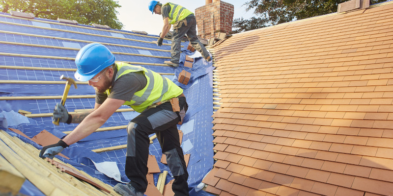 How to Hire a Professional and Reliable Roofing Repair Contractor