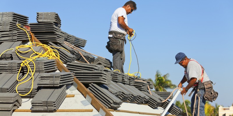 The Top Qualities to Look for in a Roofer: What to Consider When Hiring a Contractor