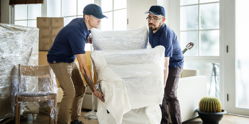 3 Reasons to Hire Professional Movers for Your Next Move